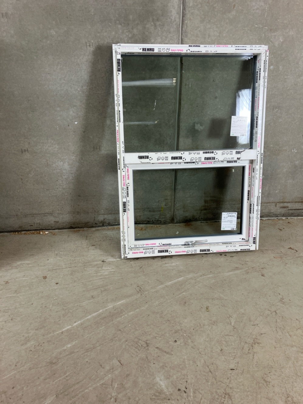 Fast karm topstyret vindue i plast, 3 lag energi, 89 x 123,5cm