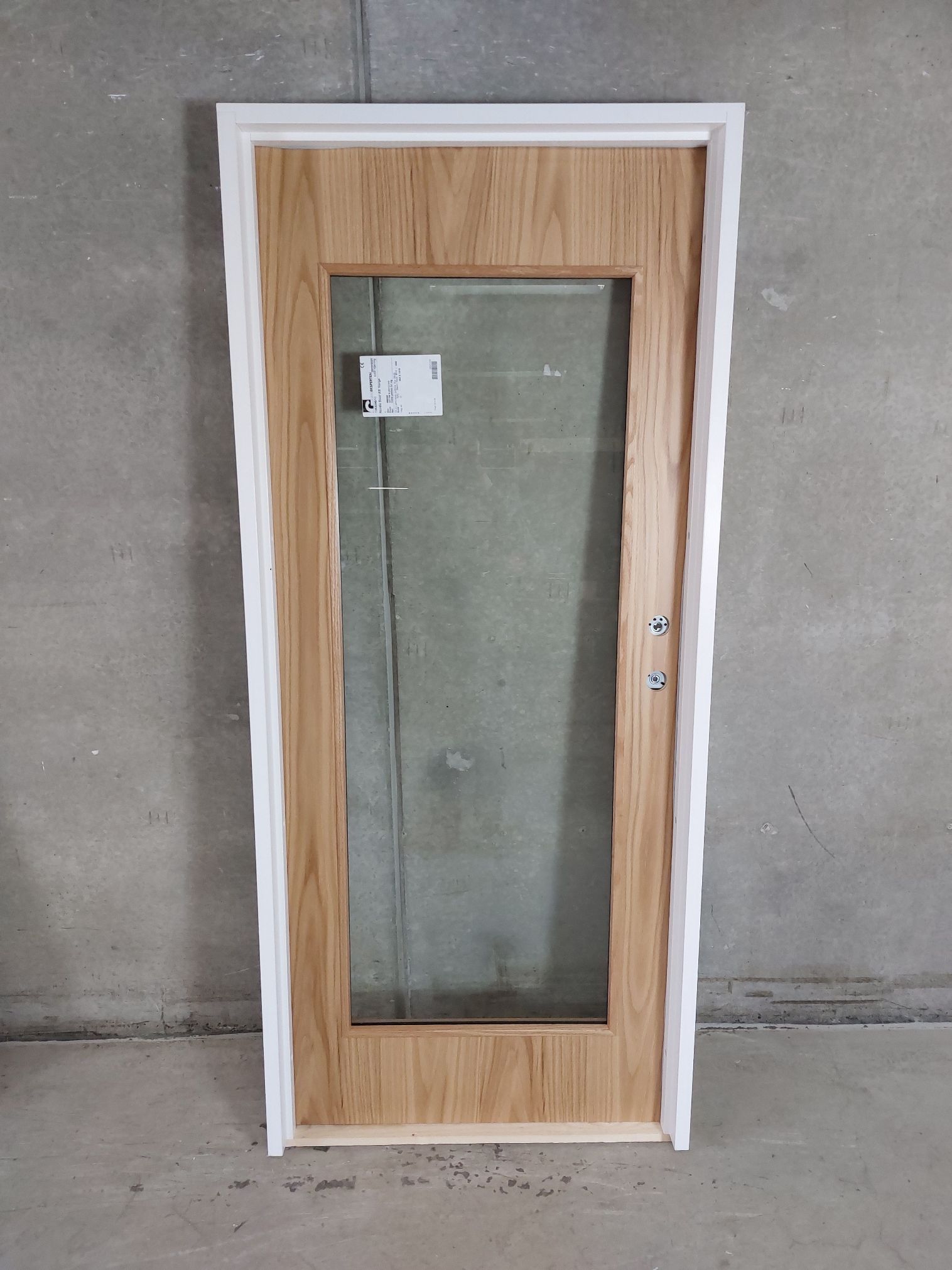 Kompakt dør med lakeret egetræsfiner, 86,4x197,3, 120mm karm