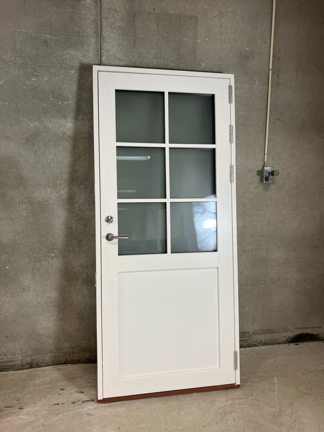 Facadedør i træ alu med 2-lags satin mat glas, 3-punkts lås, 94 x 211, Højre ind