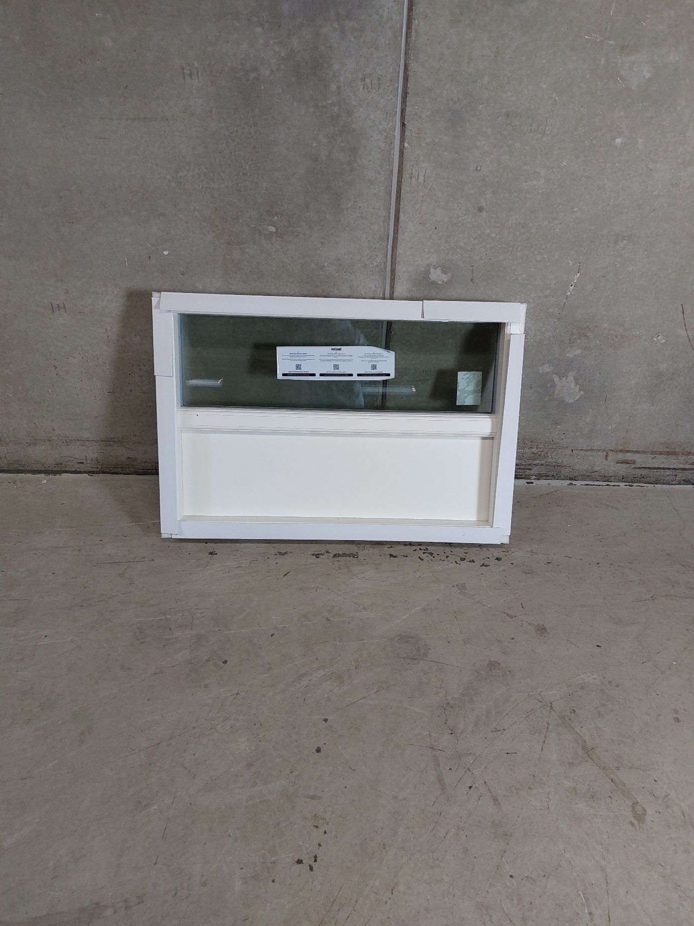 Fastkarms vindue i træ/alu med 3-lags energirude, 104,3 x 70,3