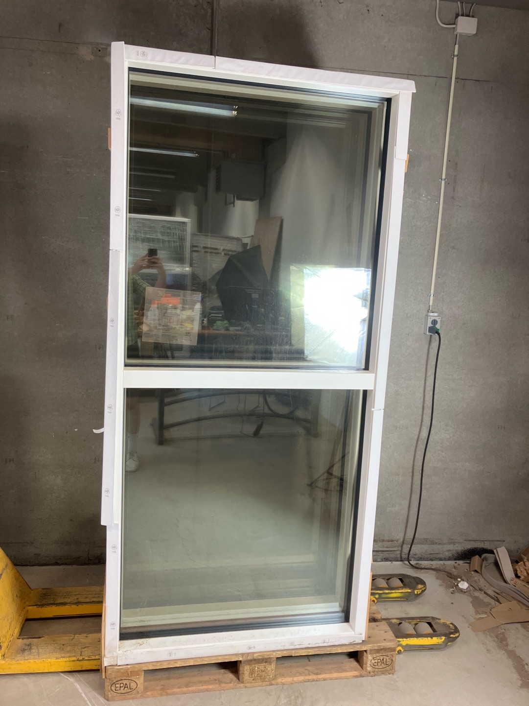Udestue element i træ/alu med 3-lags energirude, 104,8 x 223