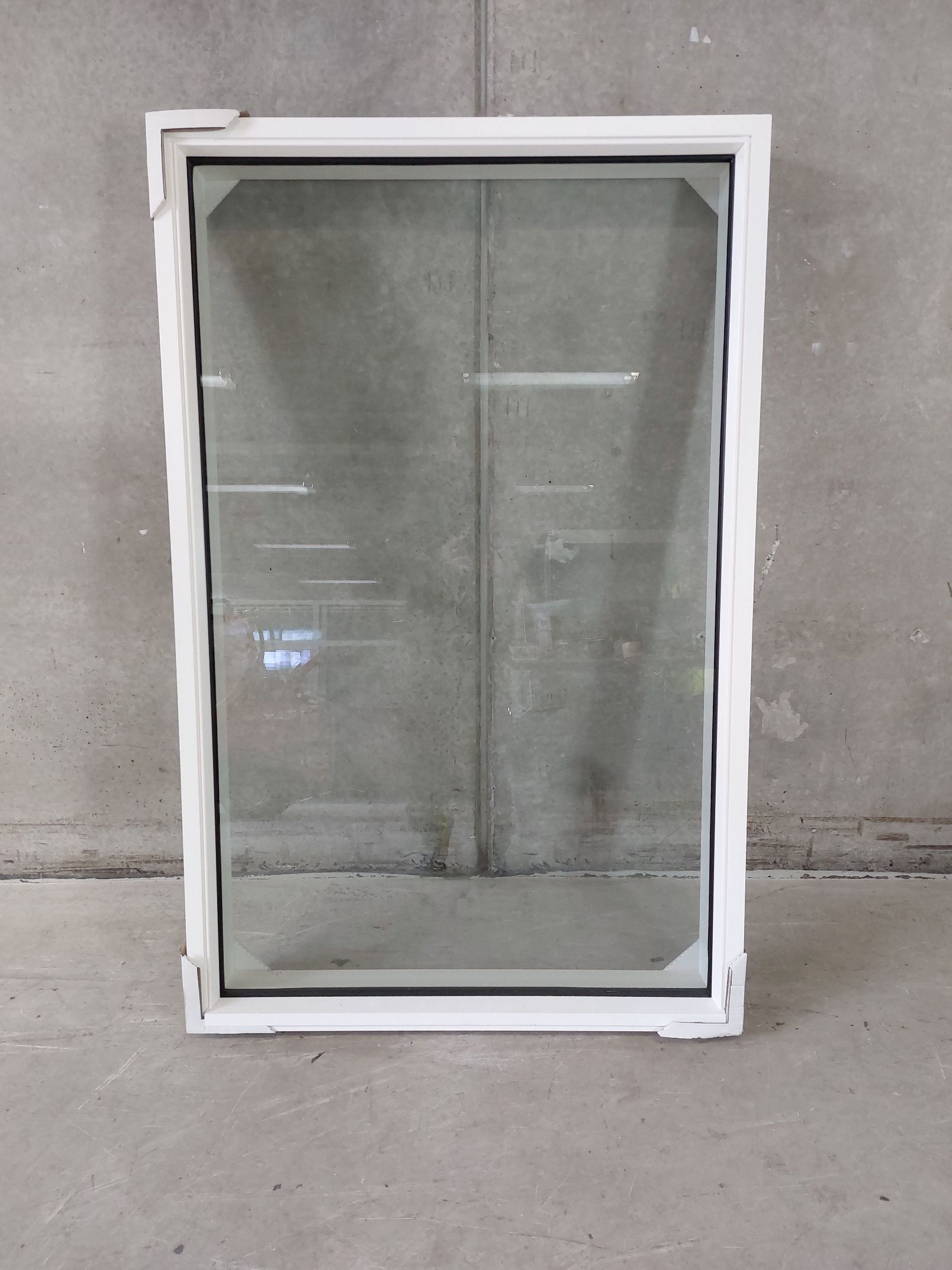 Fastkarmsvindue. Træ/alu. Hvid. 2-lags energirude, 93 x 144