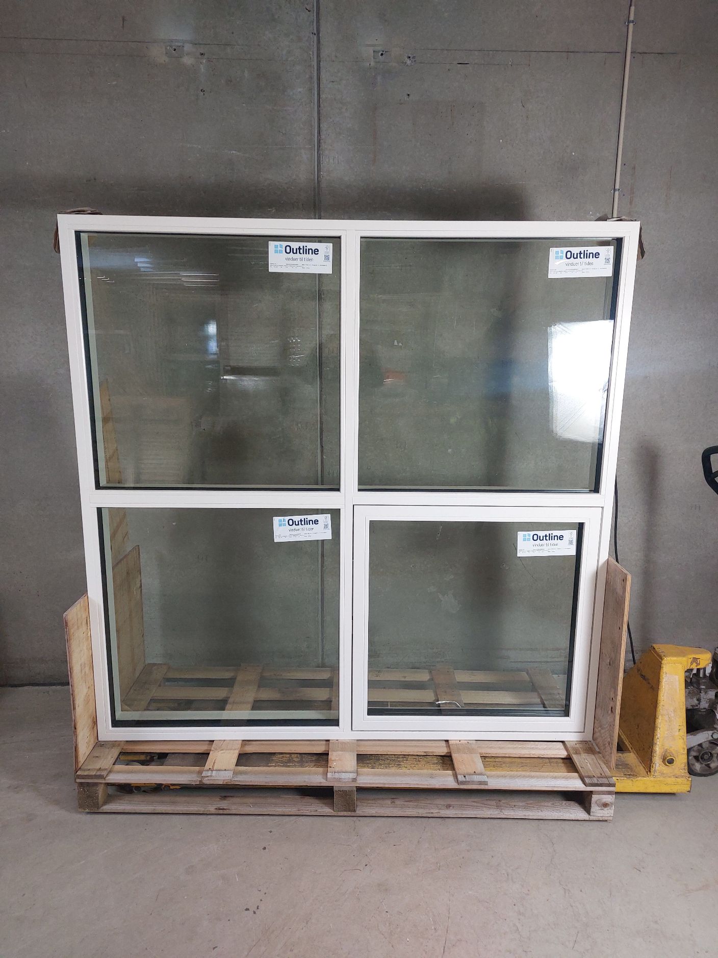 Vinduesparti i træ/alu med 3-lags energiruder, 179,8 x 179,8