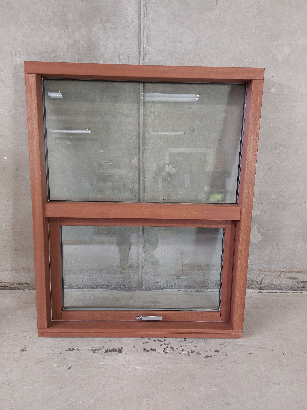 Fastkarms/topstyretvindue i mahogni m. 2-lags energiruder, 94,8 x 118,8