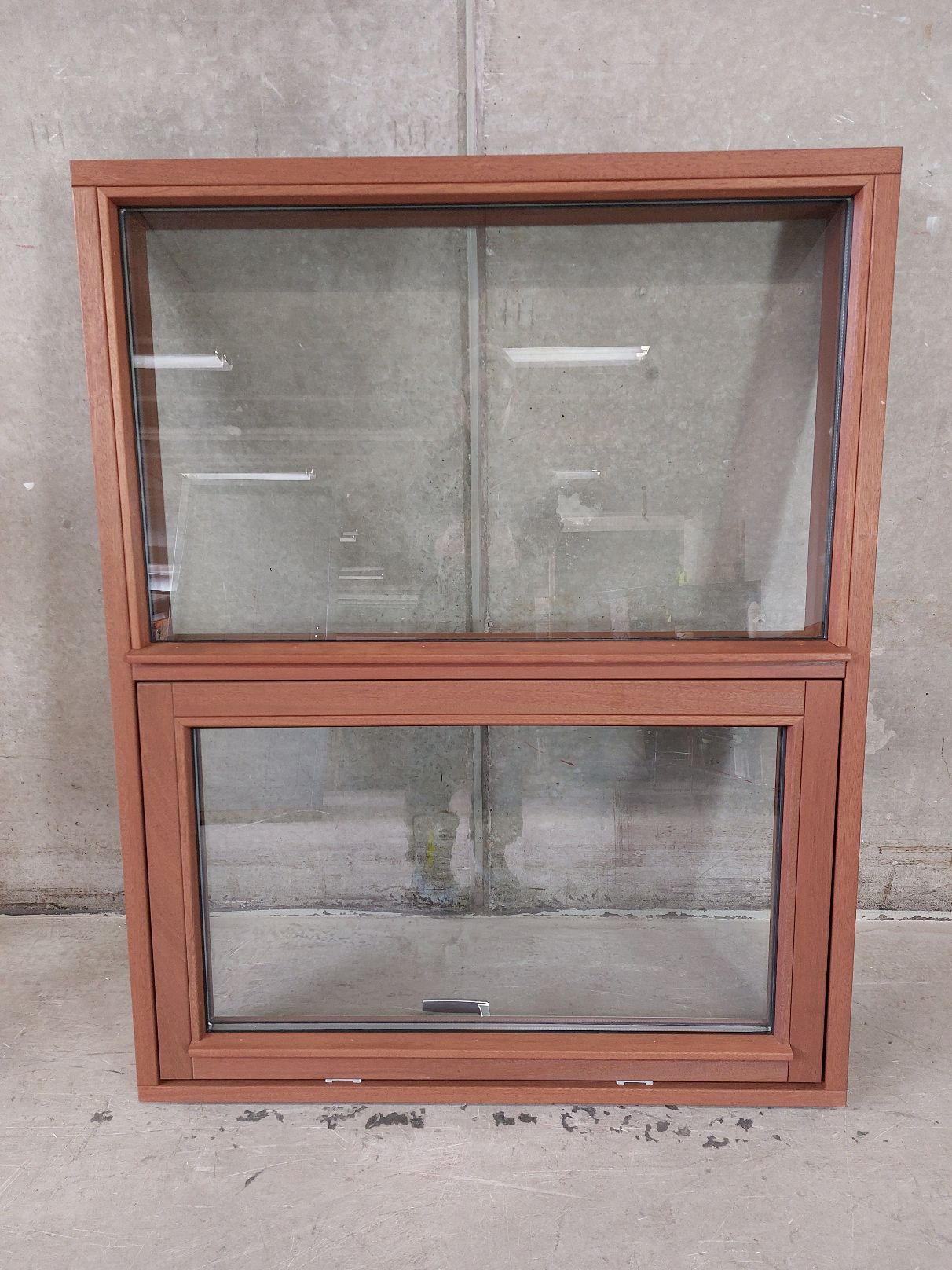 Fastkarms/topstyretvindue i mahogni m. 2-lags energiruder, 94,8 x 118,8