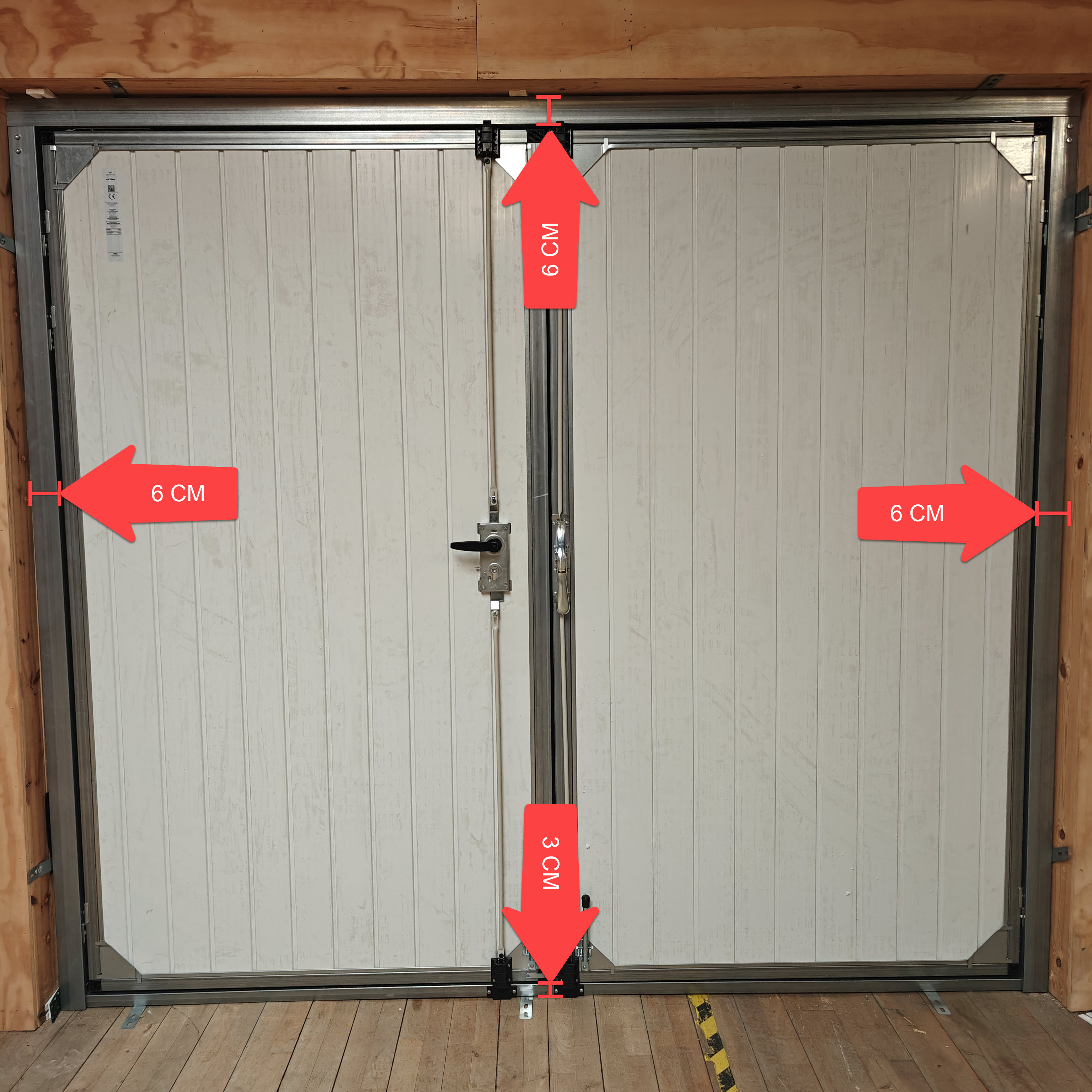 Dobbelt garagedør i stål, lodrette spor (design selv)