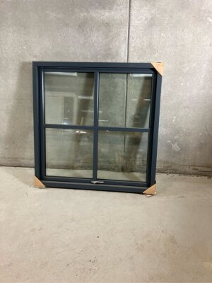 Topstyret vindue i træ, JABS, 130x132cm