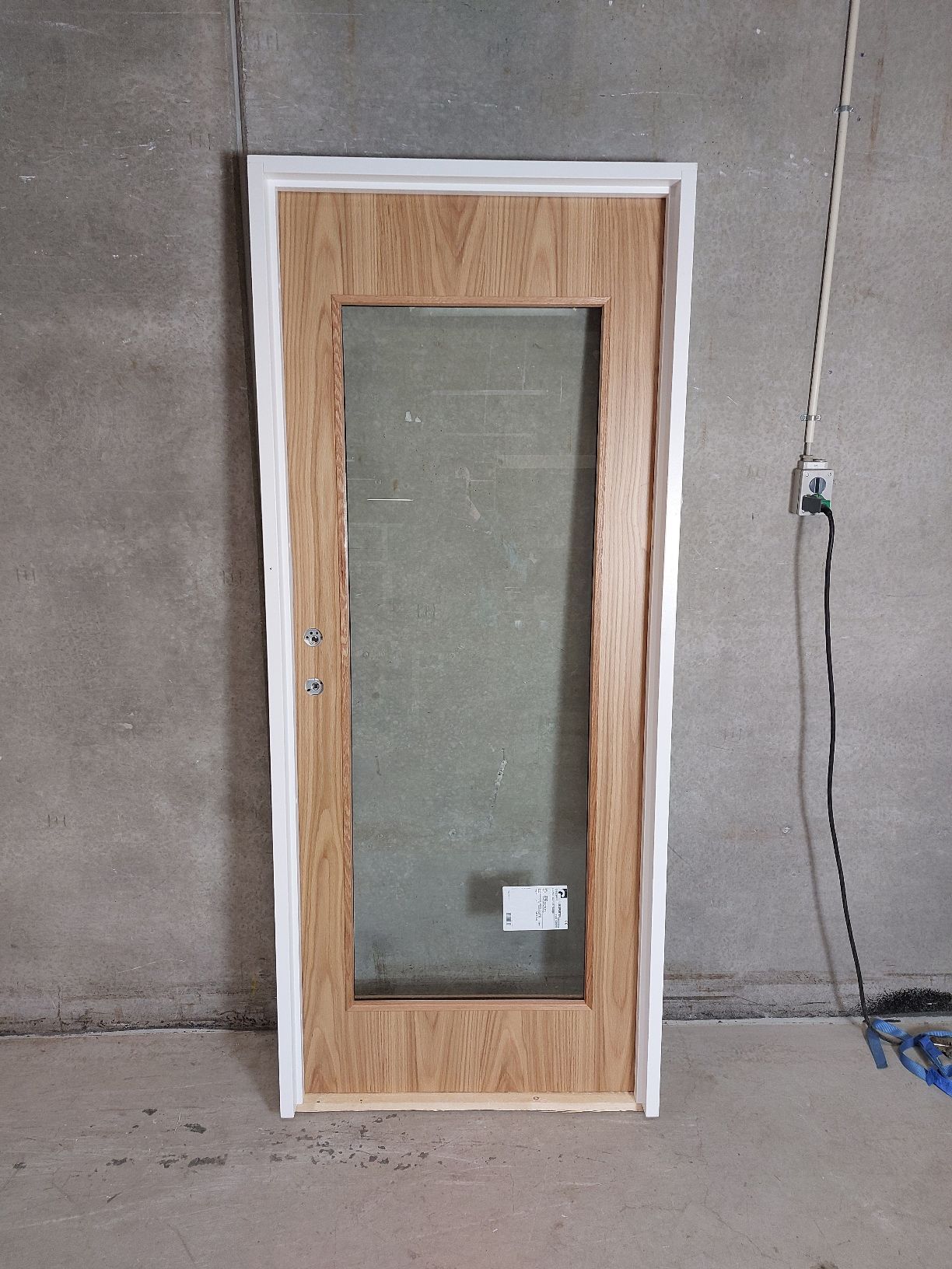 Kompakt dør med lakeret egetræsfiner, 85,8x202,8, 120mm karm
