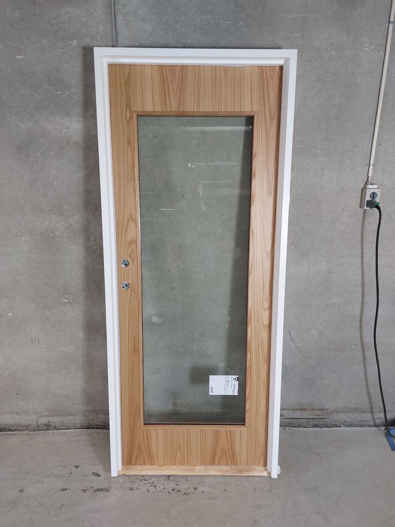 Kompakt dør med lakeret egetræsfiner, 85x201,9, 120mm karm, Venstre